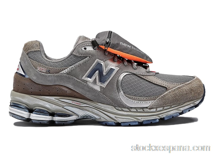 Outlet New Balance 2002R Grey Brown Pouch M2002RVA